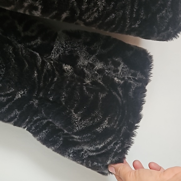 Jessica Cape Style Size 16 Faux Fur Jacket - Picture 3 of 3
